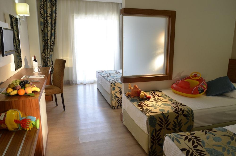 Greenwood Kemer Resort Экстерьер фото