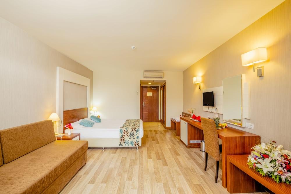 Greenwood Kemer Resort Экстерьер фото